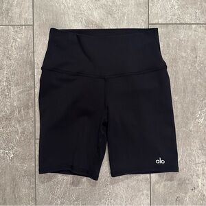 Alo Yoga Black Bike Shorts Size XS 7” Inseam VGUC